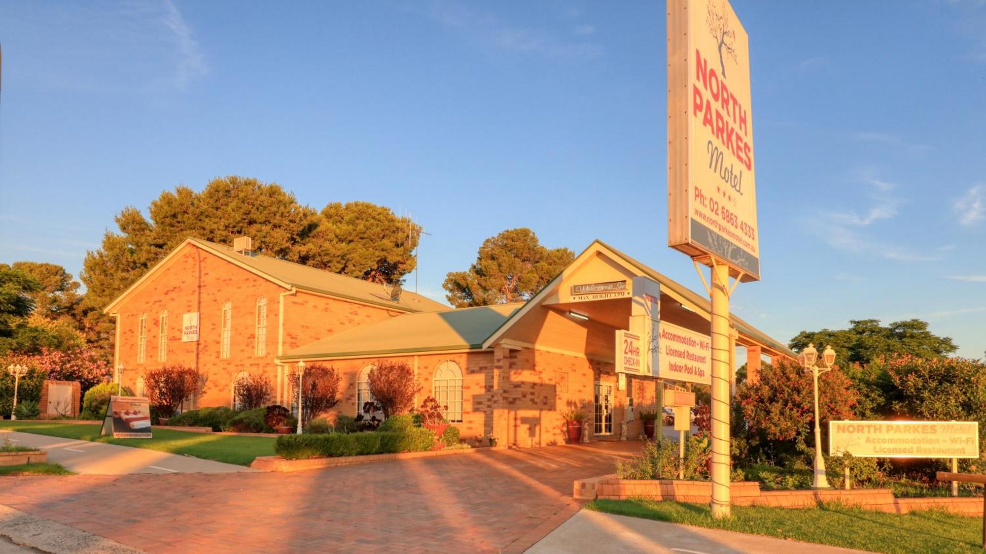 North Parkes Motel Exterior foto